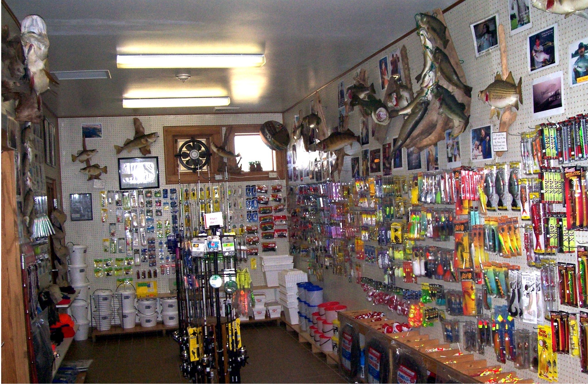 Boondocks Supply: Bait Shop & Boat Rental – Shabbona Lake State Park